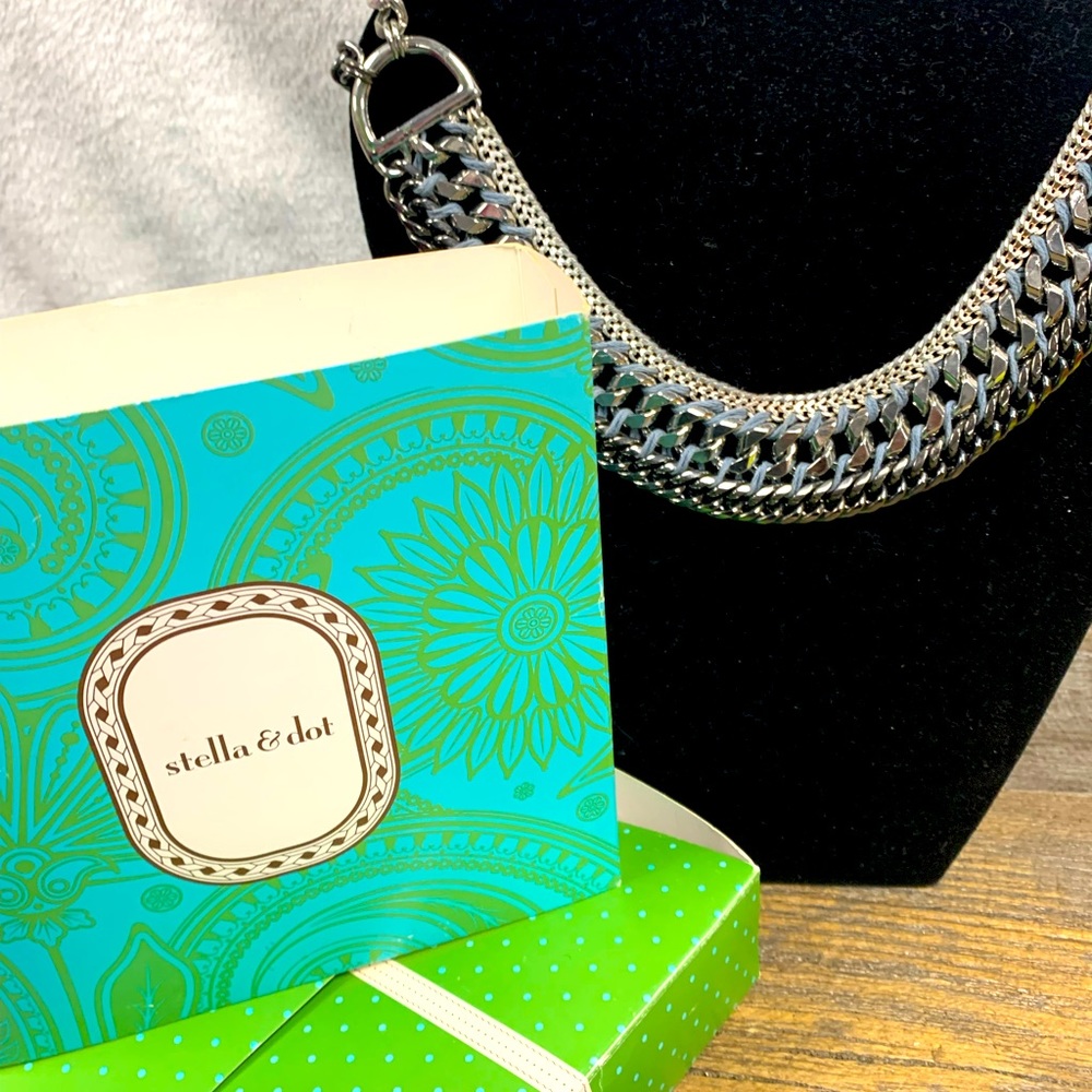Stella & Dot Femme Fatale Necklace